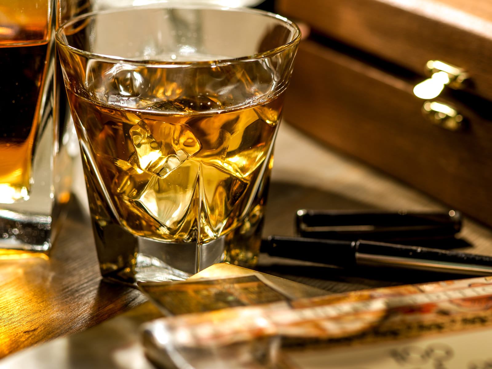 Verschenke mit dem Whiskystack Geschenkgutschein Zugang zu edlen Whiskys. Sofort per E-Mail – perfekt als persönliches und flexibles Geschenk!