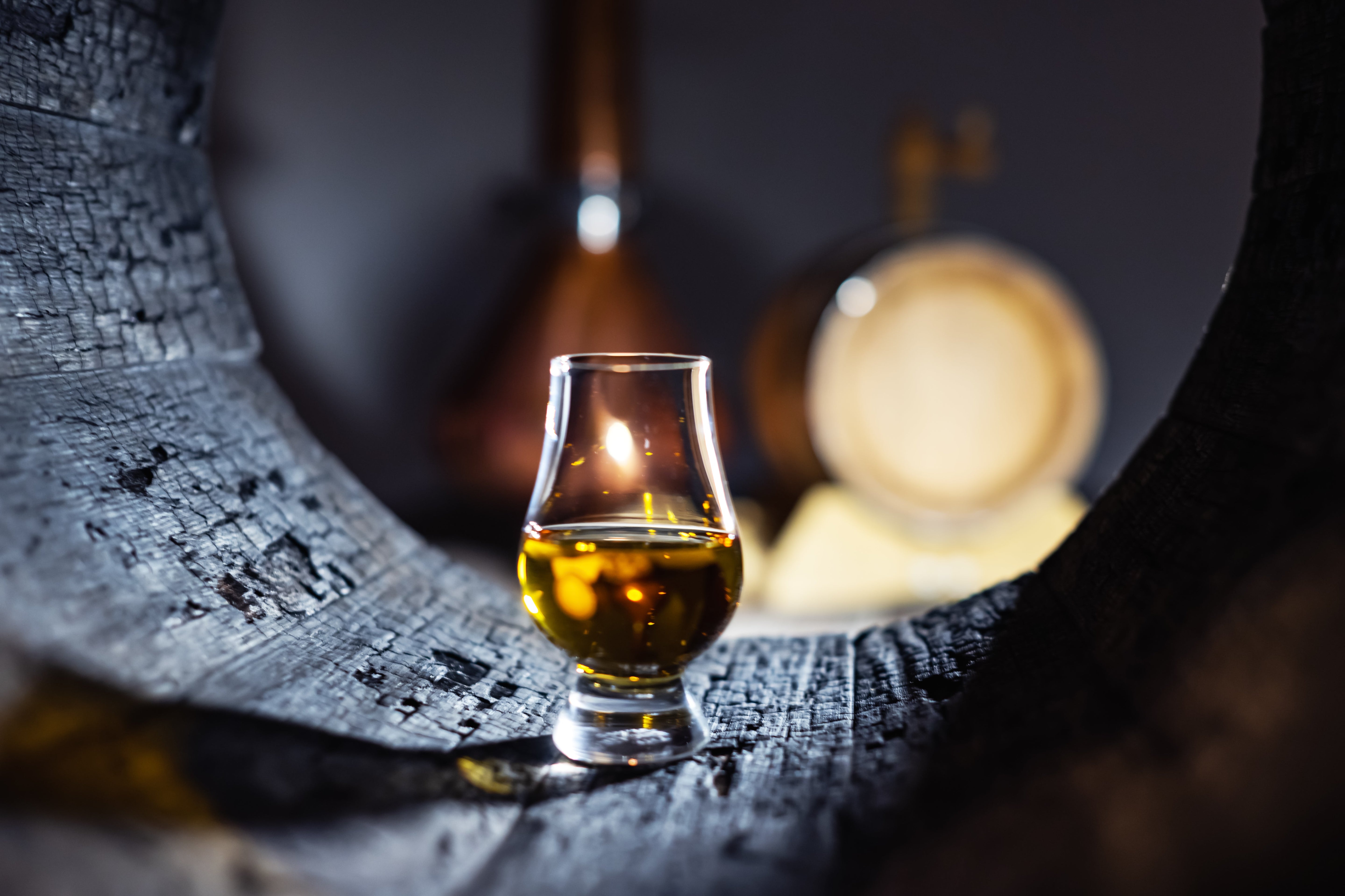 Stöbere durch unsere neuesten Whiskys: seltene Fundstücke, exklusive Releases und Trends. Finde jetzt deinen neuen Lieblingswhisky bei WhiskyStack.de!